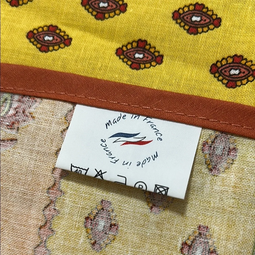 Table Cloth/Napkins Made in France